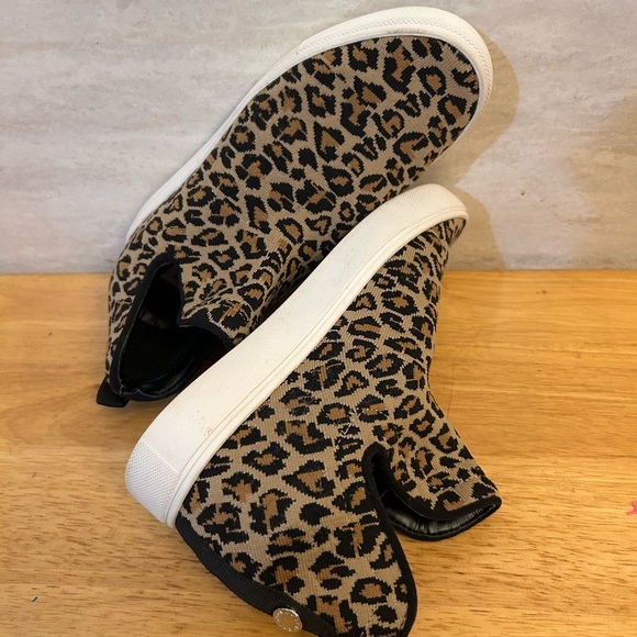 Steve Madden Womens High
Top Wedge Leopard Print Shoes Fabric Stretch - Picture 9 of 9